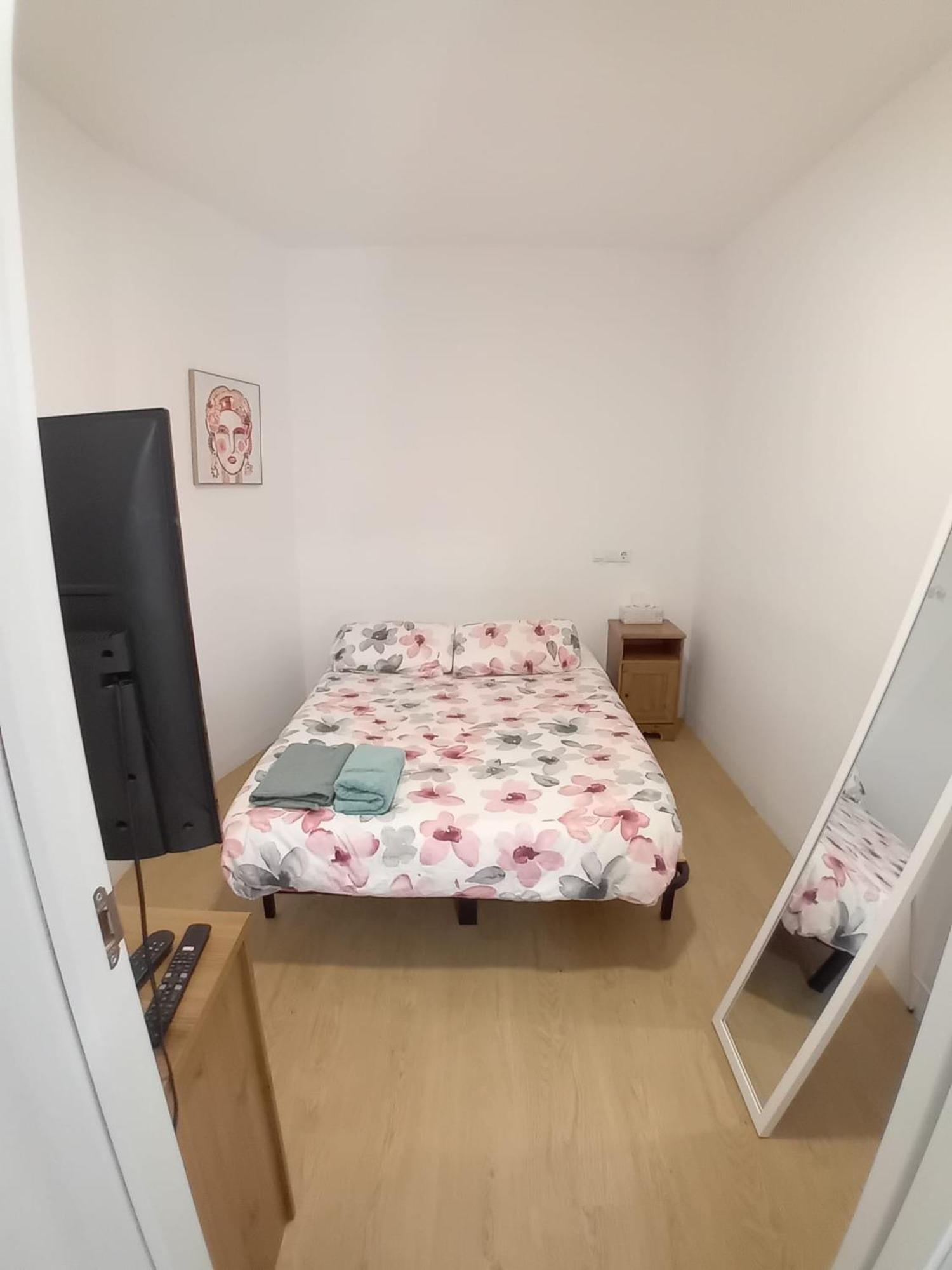 Alquilo Mini Departamento Leilighet Sant Boi de Llobregat Eksteriør bilde