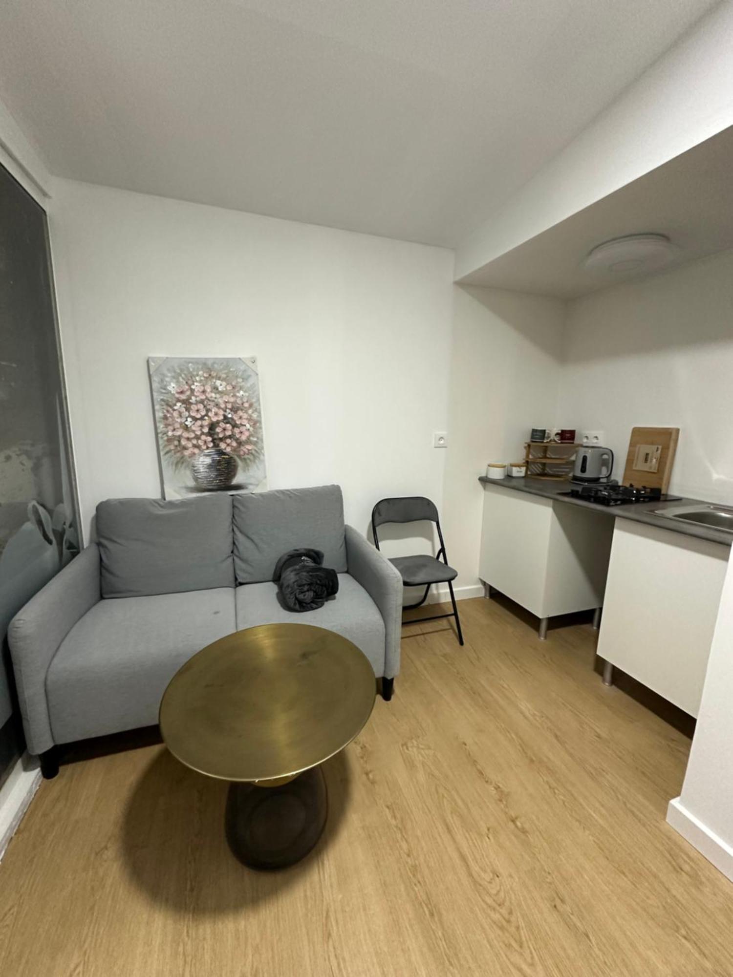 Alquilo Mini Departamento Leilighet Sant Boi de Llobregat Eksteriør bilde